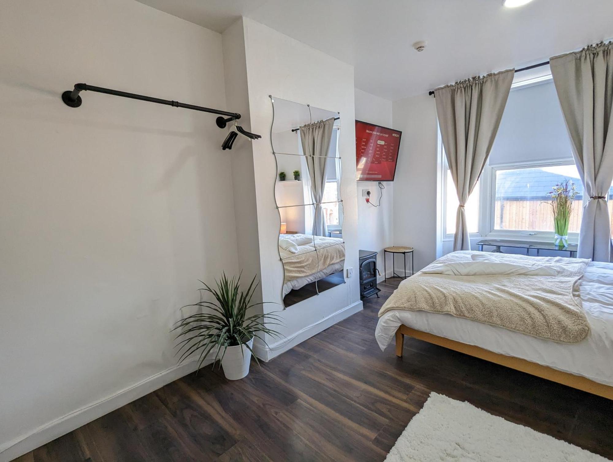 Inner-City Apartments - Basic Amenites คาร์ดิฟฟ์ ภายนอก รูปภาพ