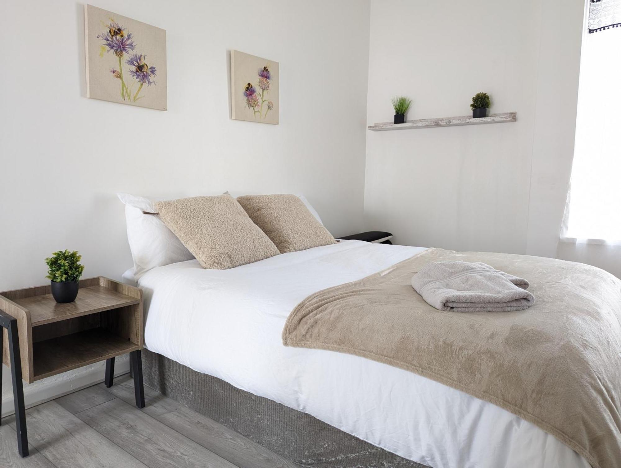 Inner-City Apartments - Basic Amenites คาร์ดิฟฟ์ ภายนอก รูปภาพ