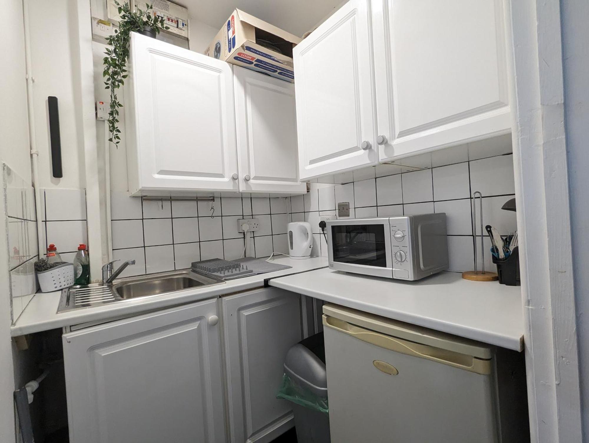 Inner-City Apartments - Basic Amenites คาร์ดิฟฟ์ ภายนอก รูปภาพ