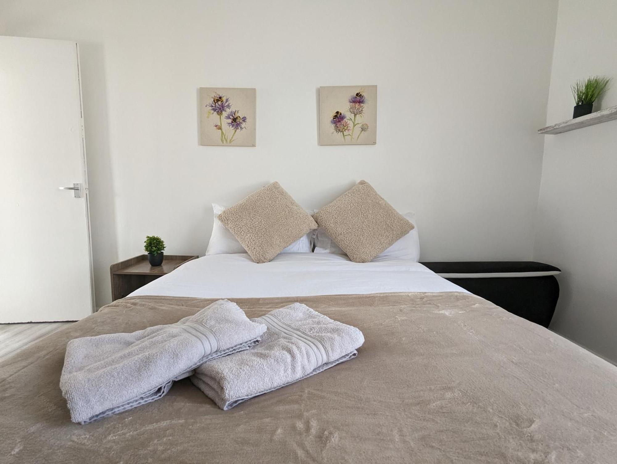 Inner-City Apartments - Basic Amenites คาร์ดิฟฟ์ ภายนอก รูปภาพ