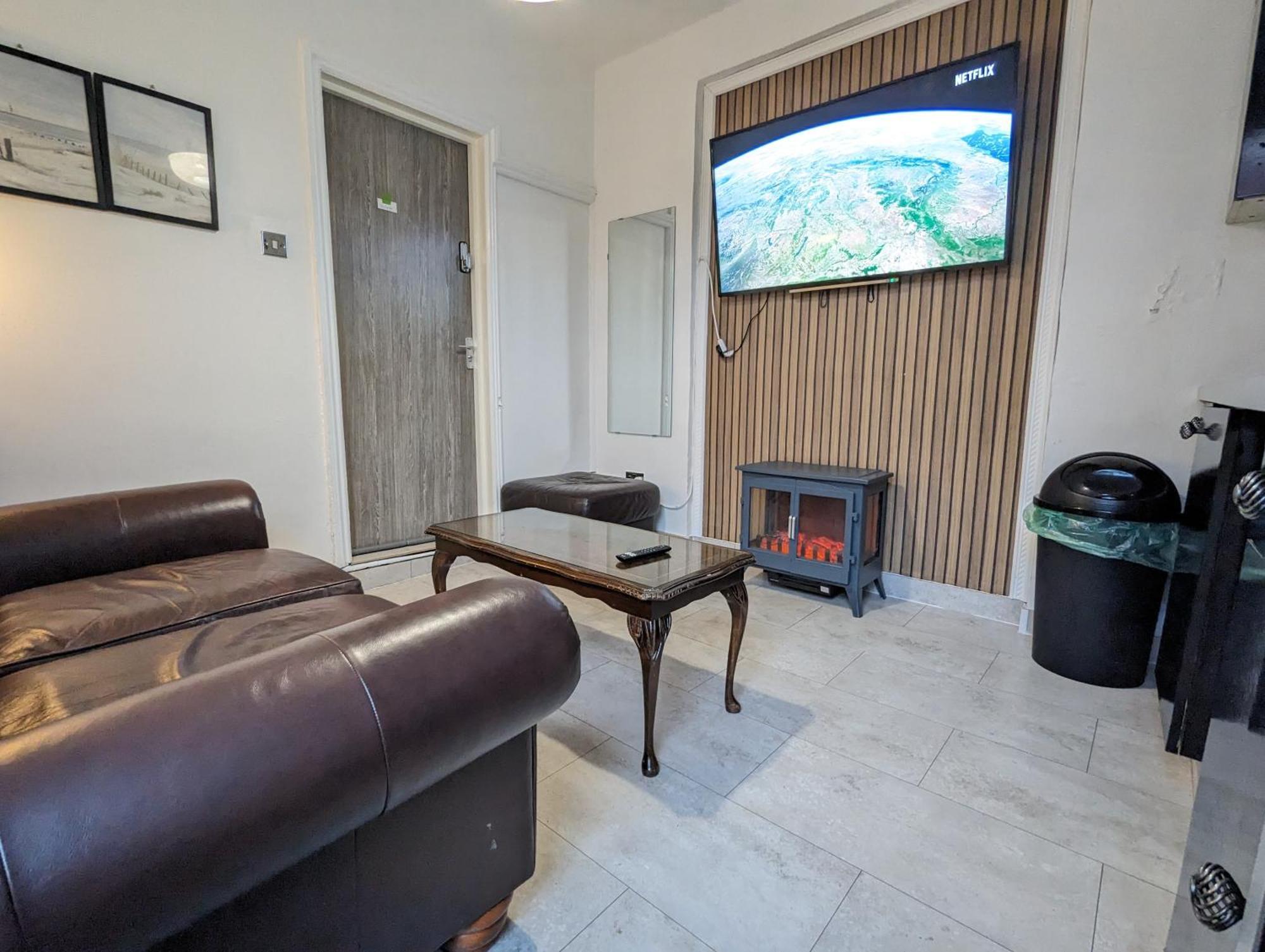 Inner-City Apartments - Basic Amenites คาร์ดิฟฟ์ ภายนอก รูปภาพ