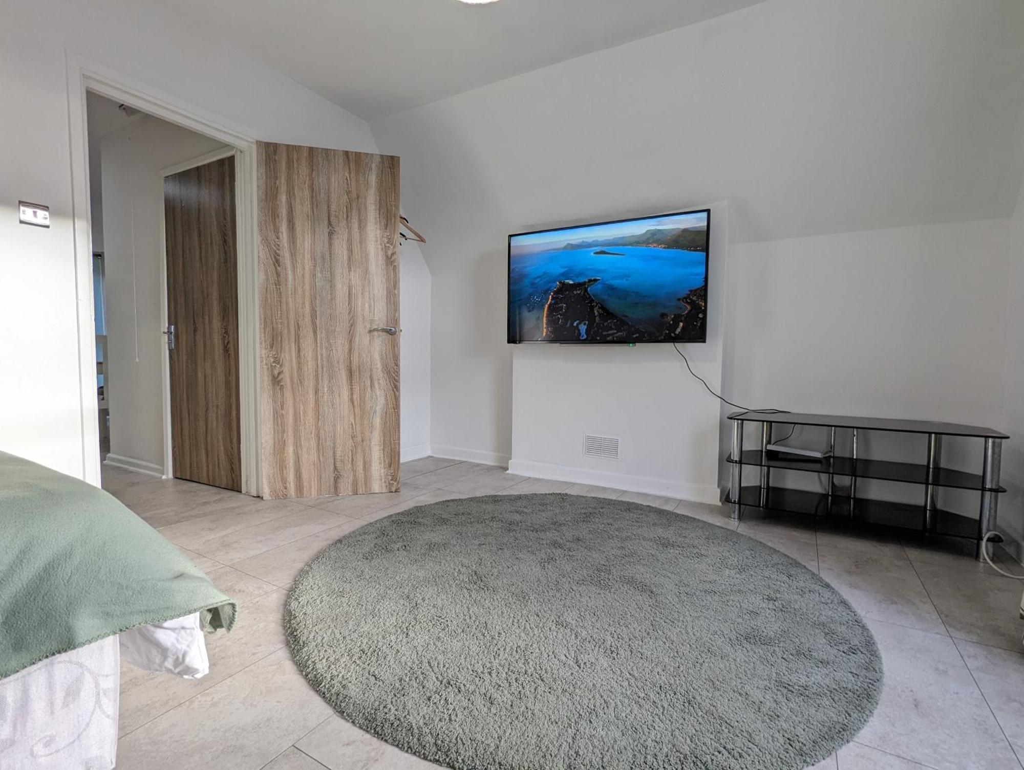 Inner-City Apartments - Basic Amenites คาร์ดิฟฟ์ ภายนอก รูปภาพ