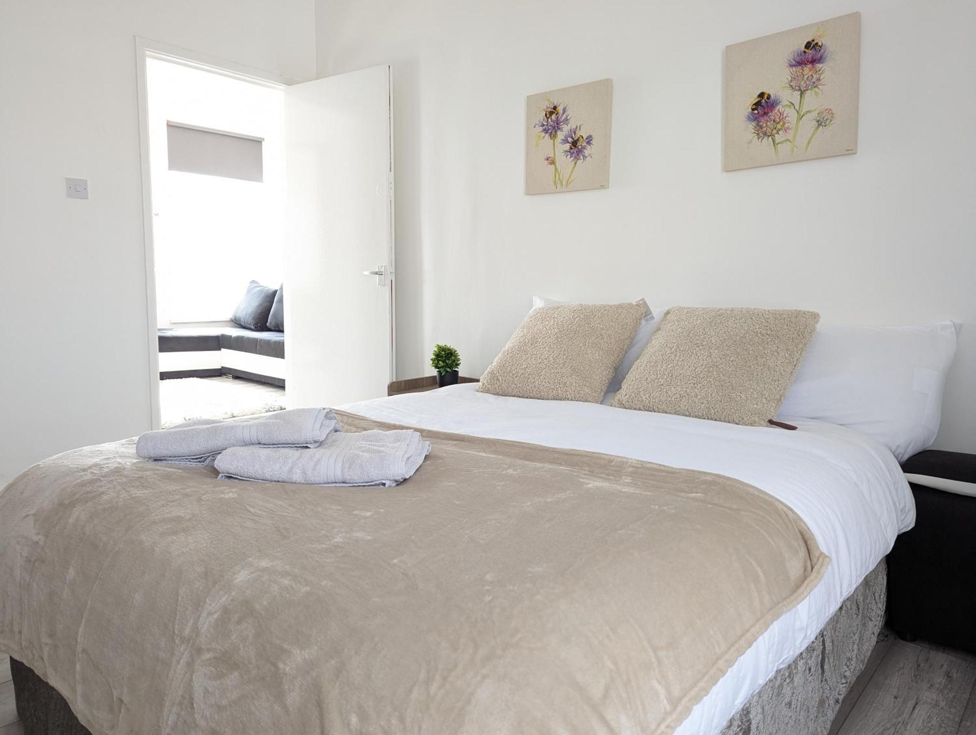 Inner-City Apartments - Basic Amenites คาร์ดิฟฟ์ ภายนอก รูปภาพ