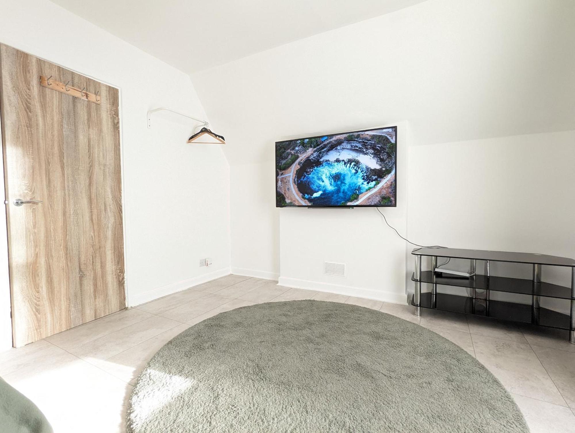 Inner-City Apartments - Basic Amenites คาร์ดิฟฟ์ ภายนอก รูปภาพ