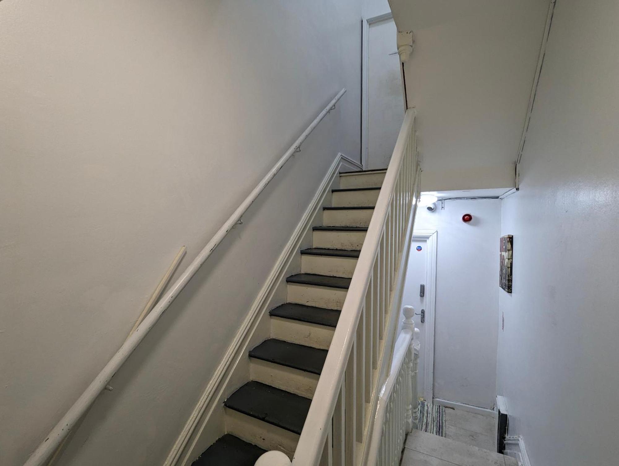 Inner-City Apartments - Basic Amenites คาร์ดิฟฟ์ ภายนอก รูปภาพ