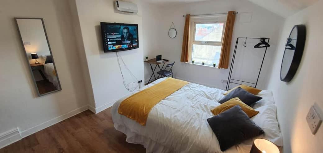 Inner-City Apartments - Basic Amenites คาร์ดิฟฟ์ ภายนอก รูปภาพ